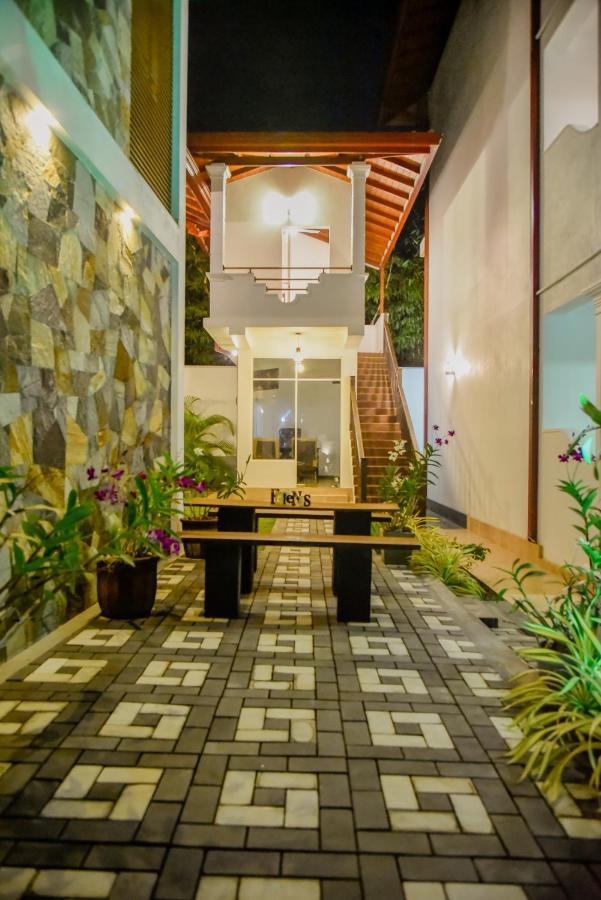 Villa De White Sambur Hikkaduwa Luaran gambar